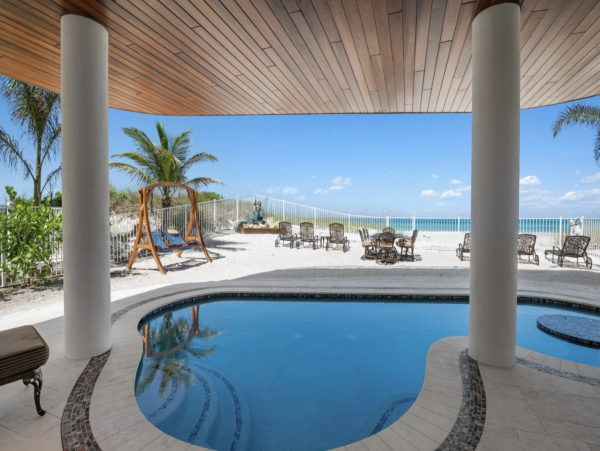 Anna Maria Island Four Bedroom Florida On The Beach!